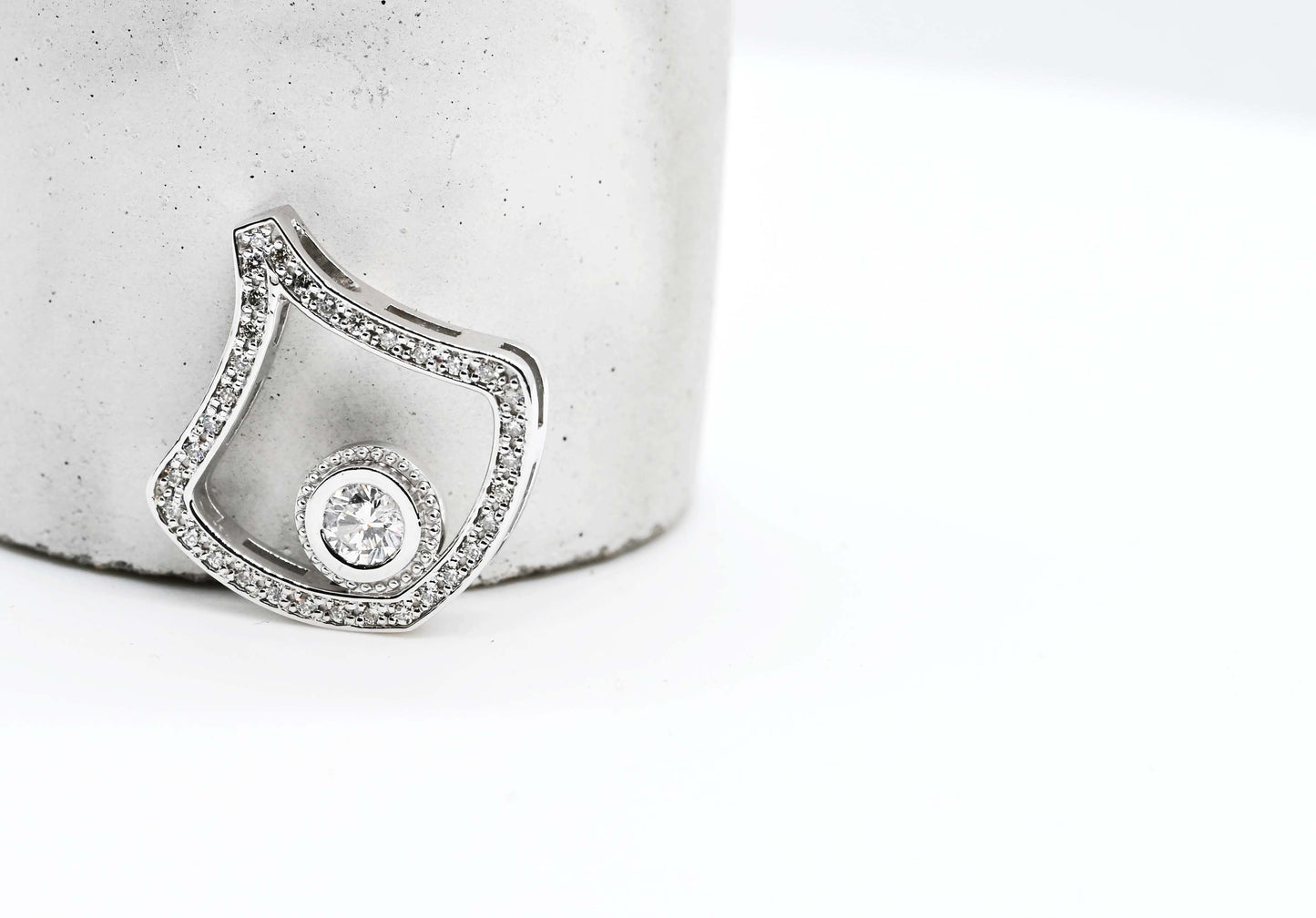 Pendulum Pendant